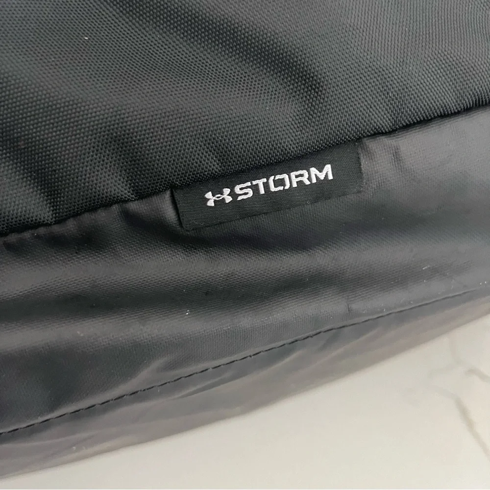 Under Armour, Black sports Duffel Bag